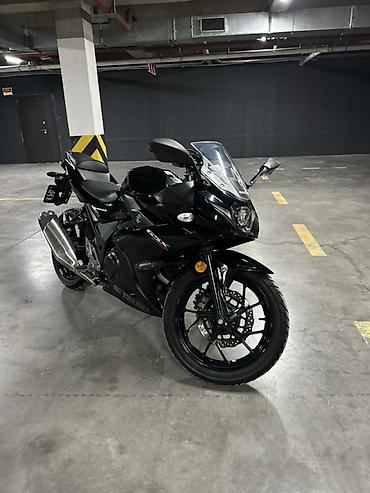 скорост: Продаю SUZUKI GSX250R г.в.: 11.2021 пробег: 8.400 км — 4