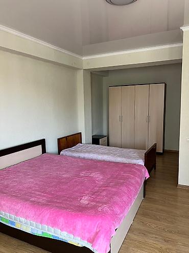 Посуточная аренда квартир: 3 комнаты, Душевая кабина, Постельное белье, Парковка — 6