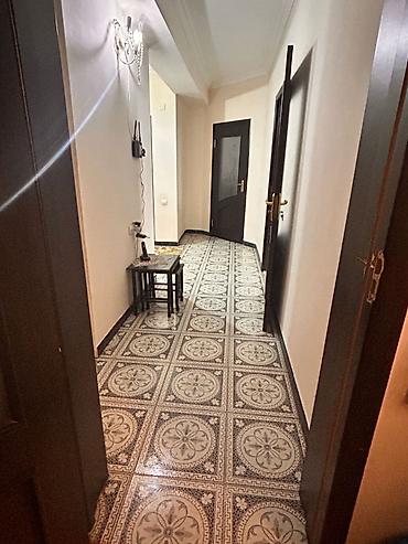 Mənzillər: Bakıxanov qəs., 3 otaqlı, Yeni tikili, 103 kv. m — 6