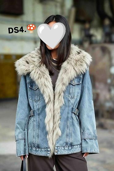 pull and bear farmerke: Ženska teksas jakna sa krznom – DS4 - Dizajn: klasična plava denim — 3