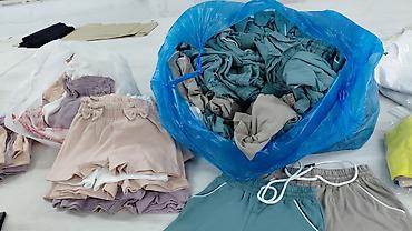 красные шорты: Женские базовые шорты и брюки - Шорты из мягкого трикотажа с — 9