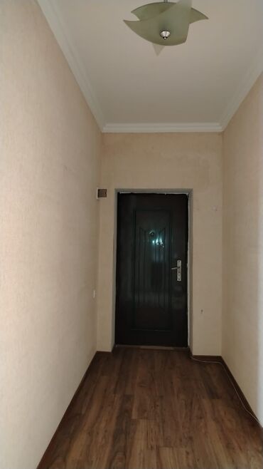 Otaqların satışı: 3 otaqlı mənzil – işıqlı və səliqəli planlama - Geniş zal: klassik — 2