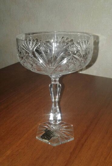 Mətbəx aksesuarları: Tort və şiriniyyat qabı