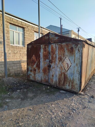 Qaraj satılır: 16 kv. m, 3 * 6 * 3 Metal