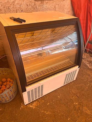 Холодильное оборудование: Для напитков, Для мяса, мясных изделий, Кондитерские, Б/у — 1