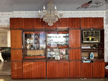 костюм для охоты: Гарнитур для зала, Дерево