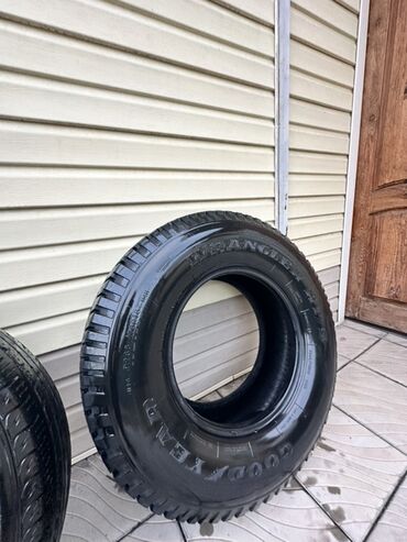 Шины: Шины 265 / 75 / R 16, Всесезонная, Б/у, Комплект, Внедорожные (АТ/МТ) — 8