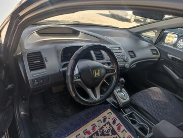 хондо цивик: Honda Civic седан, черный цвет, кузов 4-дверный. Основные