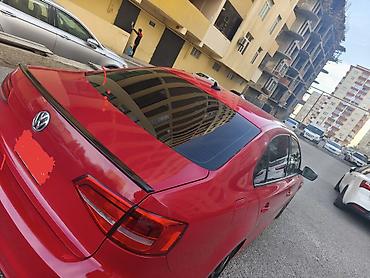 2015: Volkswagen Jetta: 1.8 l | 2015 il Sedan — 1