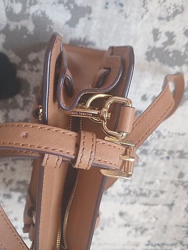 Сумки: Сумка Michael Kors (логотип MK) - Модель: структурированная — 3