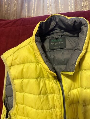 kaput jakna broj za mrsaviju odobu: Benetton, M (EU 38), L (EU 40), bоја - Žuta
