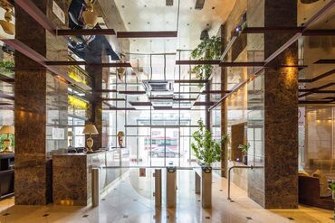 Ofislər: Nəsimi rayonu, "Səməd Vurğun" bağı və "Port Baku" yaxınlığında eli — 2