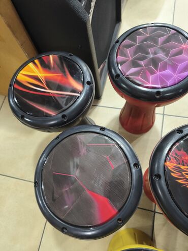 Darbukalar: Zərb aləti 
Darbuka çexolu da var üstündə — 7