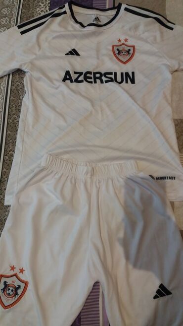 idman geyimleri sederek: 164 razmer.Turkiyenindir
