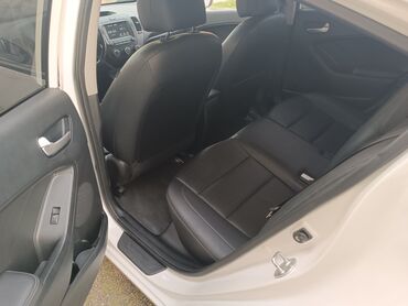 Kia: Kia K3: 1.6 l | 2017 il Sedan — 16