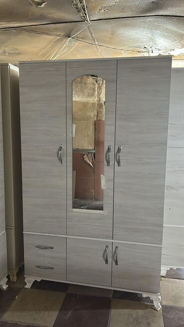 Dolablar: Açılan, 3 qapılı Düz dolab, Şifonyer — 6