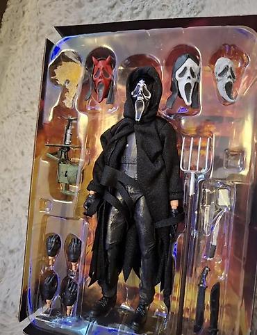 pive seti: Məhsul: “Ghostface” temalı toplanan aksiya fiquru seti Təsvir: - — 2
