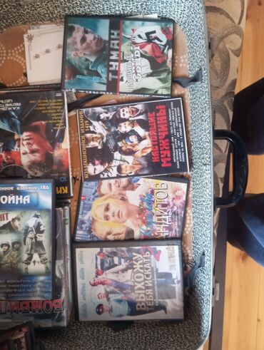 CD, DVD disklər və kassetlər: DVD disklər kolleksiyası – rus dilində filmlər və seriallar Məzmun: - — 3