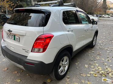 Chevrolet: Chevrolet Trax LT (AWD) – kompakt krossover - Mühərrik: ECOTEC benzin — 2
