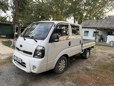 химия авто: Kia Bongo III двурядная кабина, бортовой малотоннажный грузовик. Год — 2