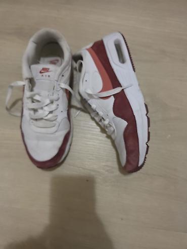Nike Air patike – model sa vazdušnim jastukom u đonu (Air Max stil) na lalafo.rs Nike Air patike – model sa vazdušnim jastukom u đonu (Air Max stil)