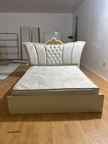 ortopedik dosekler: Taxt yaxwi vəziyyətdə baza yoxdur matras daxildir qiymet 165 azn ünvan