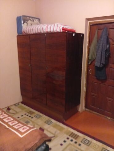 Otaqların günlük kirayəsi: 3 otaqlı həyət evi - Kiçik, qapalı həyətyanı sahəsi və dəmir hasar - — 7