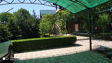 Продажа коттеджей и домов: Продам в центре двухэтажный кирпичный дом,+ цокольный этаж. Удобен — 7