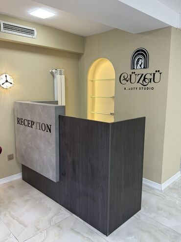 Salon, tibbi mebel dəsti: Gözəllik studiyası üçün mebel dəsti Tərkib: - Resepsiyon masası — 3