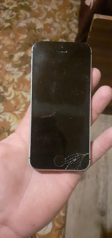 tab a9: IPhone SE, Gümüşü, Qırıq — 2