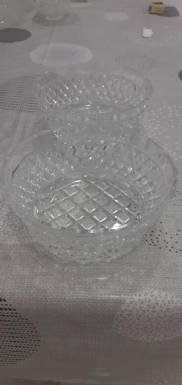 Meyvə qabları: 2 ədəd oval formada meyvə qabı + 3 ədəd lodka formada . Hər biri 5azn — 1