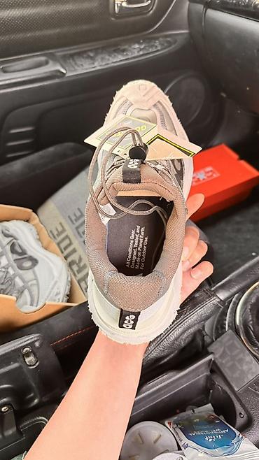 горные кроссовки: Мужские кроссовки, 45, Nike, Новый, цвет - Серый, Самовывоз, Бесплатная доставка, Платная доставка — 3