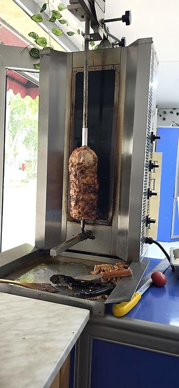 burger coreyi: Qazla işləyən, Hesenoglu, Bıçaq ilə — 1