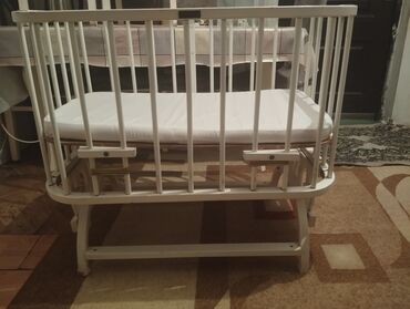 детские кроватки с комодом: Oğlan və qız üçün, Dördbucaq, Beşik, Dəst ilə, Matras ilə, Yellənmə mexanizm ilə
