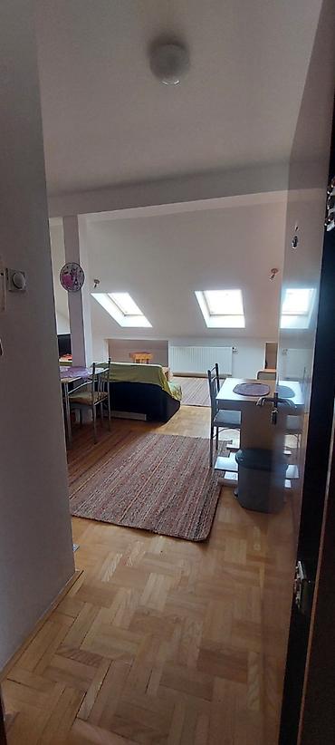 kuca na prodaju negotin: Prodajem stan 38m2, salonskog tipa, Centar-kej. Stan je odmah useljiv — 1
