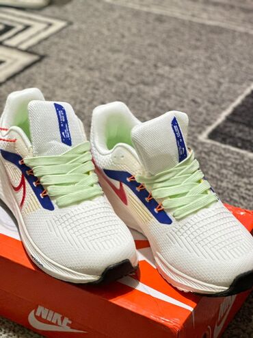 насос для члена: Мужские кроссовки, 43, Nike, Новый, цвет - Белый, Самовывоз