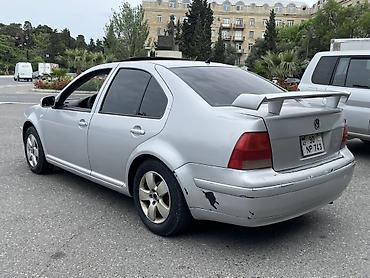 Volkswagen: Volkswagen Jetta: 2 l | 2003 il Sedan — 6