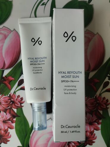 солнцезащитный крем: Увлажняющий солнцезащитный крем Dr. Ceuracle Hyal Reyouth Moist Sun с