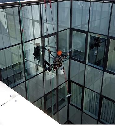 Fasad işləri: Peşəkar sənaye alpinist xidməti – alpinist.az İxtisaslaşma: - Reklam — 12