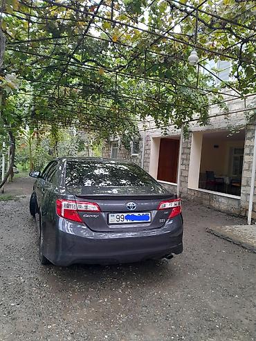 Toyota: Toyota Camry SE sedan - Korpus: sedan, qrafit/boz rəng - — 4