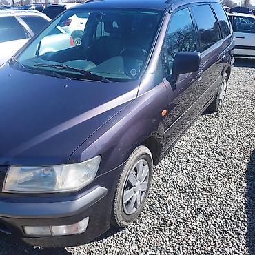 два авто: Mitsubishi Space Wagon: 1999 г., 2.4 л, Механика, Бензин, Минивэн — 9