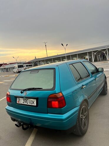 желмаян токмок: Volkswagen Golf: 1995 г., 1.8 л, Механика, Бензин, Хетчбек