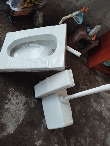 Унитазы: Унитаз жана чаша Генуя сатылат 2 штук баасы 2500 сом at lalafo.kg Унитазы: Унитаз жана чаша Генуя сатылат 2 штук баасы 2500 сом
