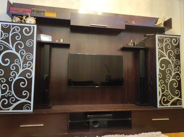Digər mebel: İşlənmiş, Düz TV altlığı, Polkalı, Taxtalı, Türkiyə