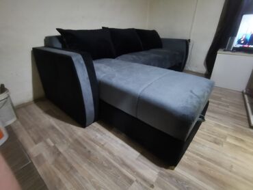 Sectional sofas: With pull-out mechanism, New