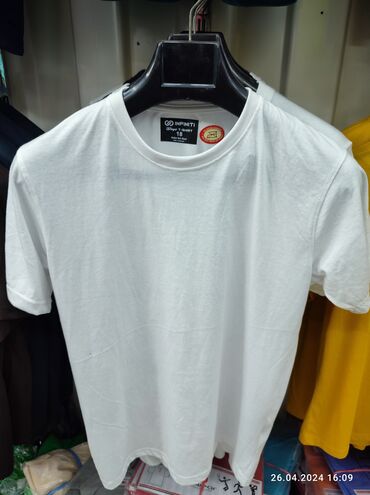 футболки белые: Футболка XS (EU 34), M (EU 38), L (EU 40), цвет - Белый