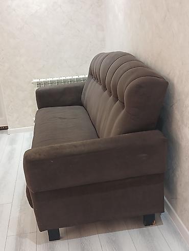 pərdə tul modelləri: Qəhvəyi rəngdə 3 nəfərlik divan - Klassik dizayn: Yuxarı hissədə — 2