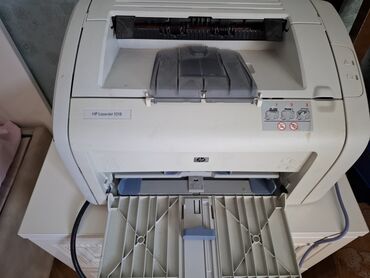 Masaüstü kompüterlər və iş stansiyaları: Printer HP LaserJet 1018,islek veziyyetde