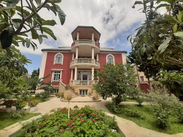 дом с бассейном: 8 комнат, 1300 м², Средний ремонт