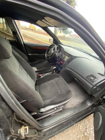 Iran Khodro: Iran Khodro : 1.7 l | 2022 il 145534 km Sedan — 2